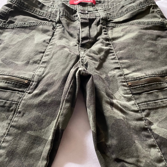 Jeans - Picture 2 of 4